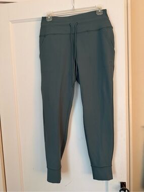 Avalanche Outdoor Supply Co. Green Joggers Size XL
